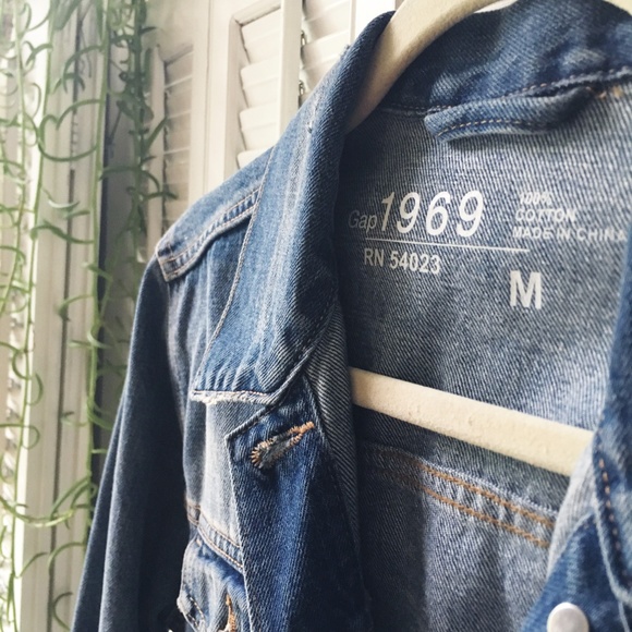 Perfect Gap Denim Jacket NWT, Vintage Jean Wash - Picture 3 of 4